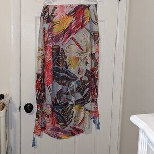 Gorgeous floral/bird scarf/sarong